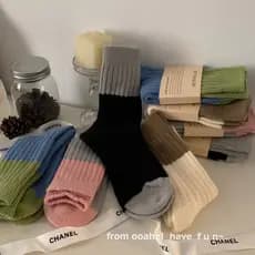 Cangshan Erhai ~ meias femininas inverno engrossado cor combinando meias de tubo médio quente contraste cor lã coreano i