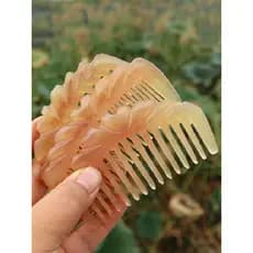 Um pacote Natural garra pente dente fino dente largo Curling Perm pente suave massagem de cabelo pente portátil saco pen