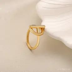 Anel liso banhado a ouro 18K, anel de aço titânio, anel de aço inoxidável com fecho OT simples e elegante de Dongdaemun,