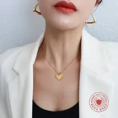 marka Colar com pingente de coração estilo francês, corrente para clavícula, em aço titânio, joia de ouro 18k, estilo in