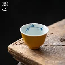 Xícara de Chá Pintada à Mão em Estilo Antigo Mojing Wenren, Xícara de Chá Individual de Cerâmica com Esmalte Amarelo Int