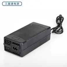 Carregador Inteligente de Bateria de Lítio 54.6V3A para Scooter, Carregador de Íons de Lítio por Atacado com Carregament