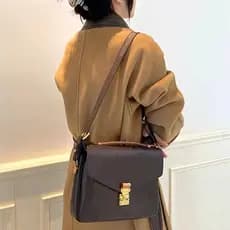 Bolsa mensageiro de couro com correspondência de cores, bolsa mensageiro de um ombro, Tofu pequena