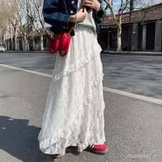 Saia de renda branca para mulheres, saia de cintura alta em formato A com drapeado irregular, saia em camadas.