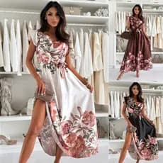 Vestido feminino simples e elegante com cinto floral na cintura.