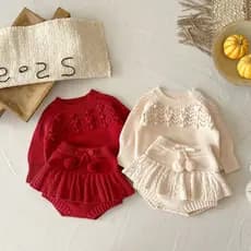 Bebê vermelho malha terno outono versão coreana de um ano de idade bebê menina moda mão crochê pele bola saia de duas pe