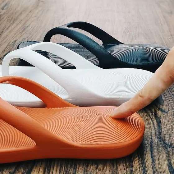 Chinelos de banho masculino feminino estilo verão 26 novo estilo sola plana antiderrapante sapatos de praia flip-flops c