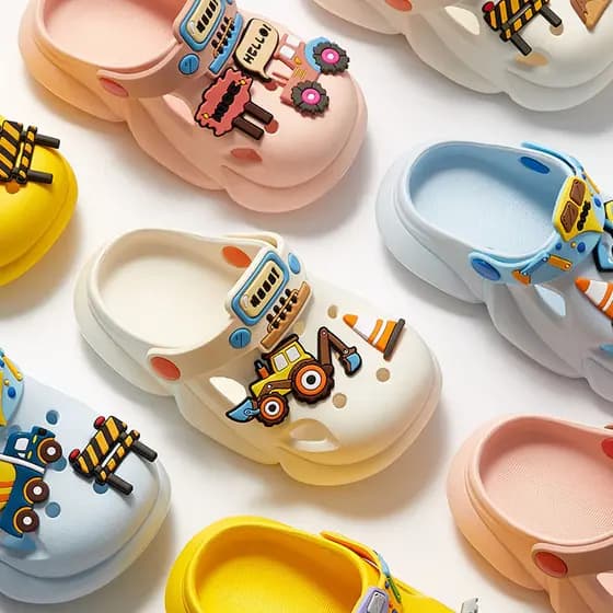 Veículo de engenharia crianças buraco sapatos verão meninos Indoor bebê Toe chinelos meninos casa antiderrapante meninas