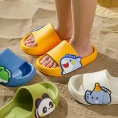 2025 novo estilo chinelos infantis meninos verão casa interior antiderrapante bonito meninas crianças médio grande sandá