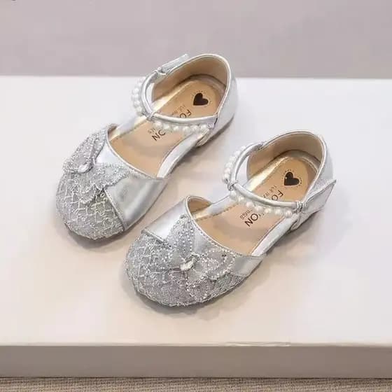 Meninas sapatos de verão moda pequena princesa sandálias 2026 novo estilo verão Baotou sapatos infantis sola macia sandá