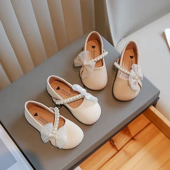 Sapatos de princesa meninas combinando vestido primavera outono 2026 novo estilo de sola macia bebê ervilhas sapatos mod