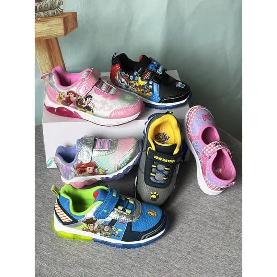 Comércio exterior pedido Original bens de cauda sapatos esportivos infantis das mulheres dos homens leve piscando luz bo