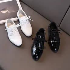 Sapatos de desempenho de dedo apontado brilhante para meninos 2026 outono novo estilo tendência da moda frente rendas sa
