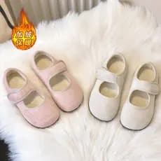 Menina 2026 outono inverno novo estilo mais veludo couro macio Toe sapatos de sola macia cor sólida leve diário sapatos