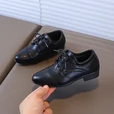 Meninos 2026 outono novo estilo médio grande crianças apontou sola macia pequenos sapatos de couro tendência francesa sa