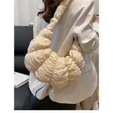 2025 novo estilo coreano nicho Design croissant saco grande capacidade plissado nuvem saco croissant saco do mensageiro