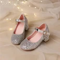 2026 novo estilo meninas sapatos de cristal crianças salto alto brilhante strass vestido verão pequenos sapatos de couro
