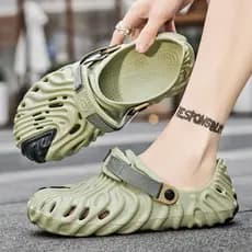Verão novo estilo onda impressão digital buraco sapatos masculinos respirável All-Match na moda ao ar livre sapatos de p