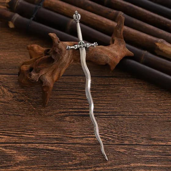 Presilha de cabelo em forma de espada viking retrô, única e elegante.