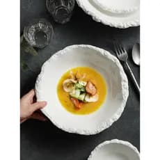 Tigela de sopa de cerâmica branca com padrão de rocha, tigela de macarrão em destaque, Hotel, restaurante, salada, utens