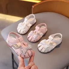 Verão novo estilo sapatos da menina do bebê sandálias Baotou 1 a 3 anos de idade antiderrapante meninas de sola macia sa
