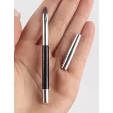 Pequeno estoque pronto!BB Mini Pincel de delineador fino portátil Pincel de delineador em nuvem com tampa Pincel de deli