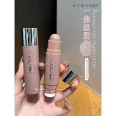 Um suave e sedoso!OUT OF OFFICE Bastão de contorno de duas cabeças Uma sombra de dupla utilização Creme de contorno OOO