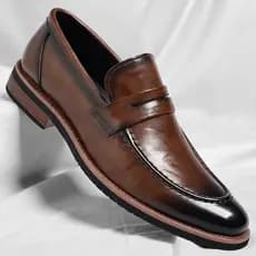 Sapatos masculinos de couro de tamanho grande, novos, estilo britânico de outono, slip-on, de sola macia, casuais para n