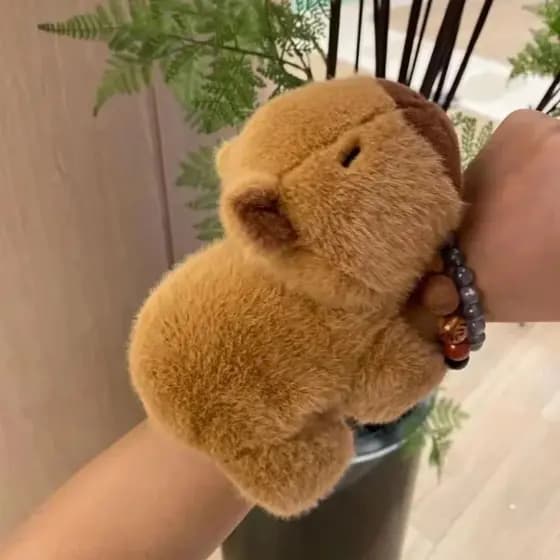 Brinquedo de boneca de pelúcia com pulseira, acessório de pulseira e presente divertido para crianças