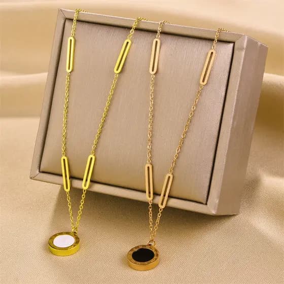Colar feminino de aço titânio com numerais romanos em preto e branco, moderno e versátil, luxuoso e elegante, colar tipo