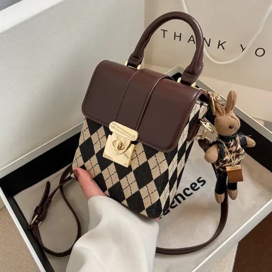 Design de nicho francês 2026 primavera novo estilo bolsa mensageiro feminina influenciador portátil bolsa quadrada peque