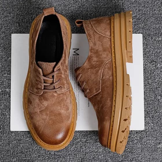 Martin botas masculinas 2026 primavera outono novo estilo britânico Retro camurça sapatos de couro masculino macacão de