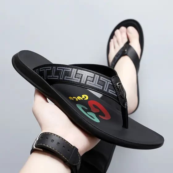 Chinelos masculinos sandálias ao ar livre chinelos verão novo estilo sapatos de praia sandálias masculinas casuais na mo