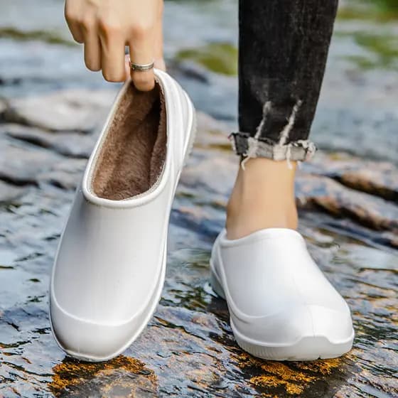 Botas de chuva brancas duplas de cano baixo, estilo masculino e feminino, forro de lã de inverno, sapatos impermeáveis,