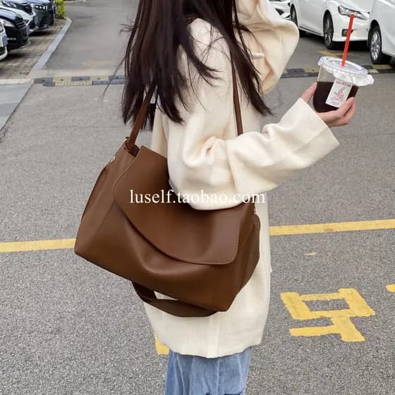 Bolsa de aba de grande capacidade temperamento do lojista outono inverno simples bolsa mensageiro de ombro marrom bolsa