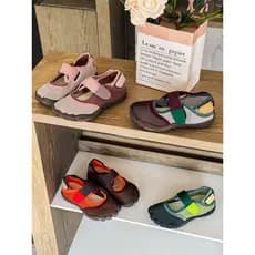 Verão crianças contraste cor sandálias esportivas meninas oco malha sapatos meninos Velcro ao ar livre malha respirável