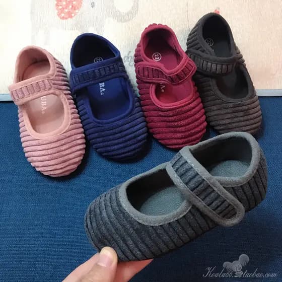Bebê de sola macia da criança sapatos outono 2023 jovens crianças sapatos flanela meninas sapatos pequenas crianças avó