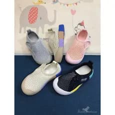 2026 verão crianças sandálias meninos esportes oco malha sapatos na moda bebê malha respirável sapatos da criança menina