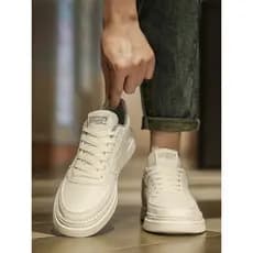Sapatos brancos pequenos masculinos 2026 novo estilo verão All-Match tênis masculinos sapatos casuais tênis antiderrapan
