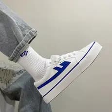 Puxar para trás Klein azul verão respirável tênis baixo-topo na moda All-Match sapatos brancos 2026 novo estilo sapatos