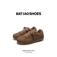 Sapatos masculinos 2026 novo estilo aumentando sapatos de treinamento alemão verão respirável marrom Casual esportes tên