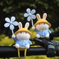 Criativo bonito coelho moinho de vento bambu libélula bateria próprio carro elétrico motocicleta decoração presente para