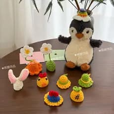 Boneca de urso fofa de desenho animado, chapéu pequeno tricotado à mão, chapéu de malha, boneca criativa, acessórios de