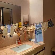 Roupas de viagem secagem ferramenta útil cabide dobrável portátil viagem de negócios Hotel varal com clipe interior ao a