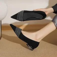 Francês strass temperamento apontou Toe bombas de salto baixo feminino 2026 verão novo estilo All-Match sola macia salto