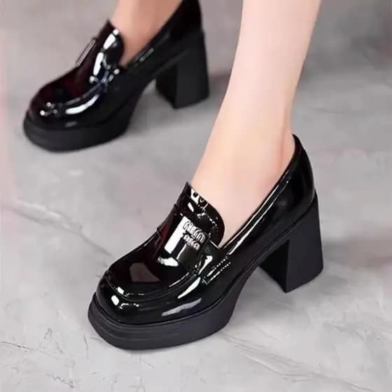 2025 novo estilo sapatos de salto alto feminino leve 2025 novo estilo primavera outono estilo britânico pequenos sapatos