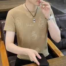 2025 novo estilo de verão masculino gelo seda manga curta camiseta em torno do pescoço na moda fina meia manga camiseta