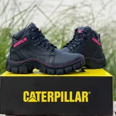 Bota Caterpillar Feminina Preta com Detalhes Rosa – Conforto, Estilo e Resistência