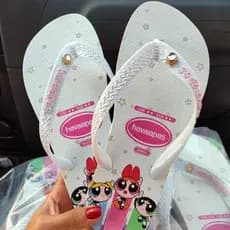 Chinelos Havaianas Meninas Super Poderosas - Estampas Únicas e Conforto Garantido!