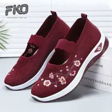 Primavera confortável All-match malha respirável bordado sapatos de caminhada sapatos femininos de meia-idade idosos mãe